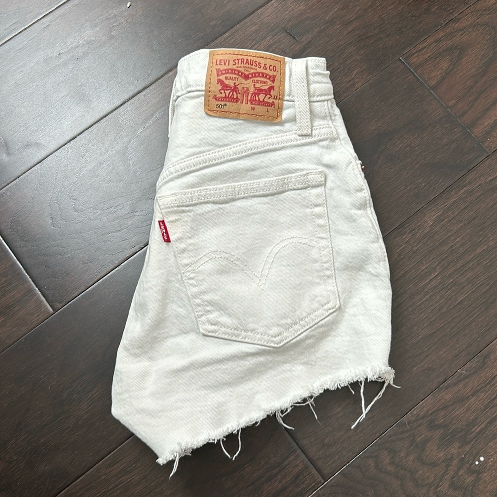 Levi’s 501 Women’s White Jean Shorts